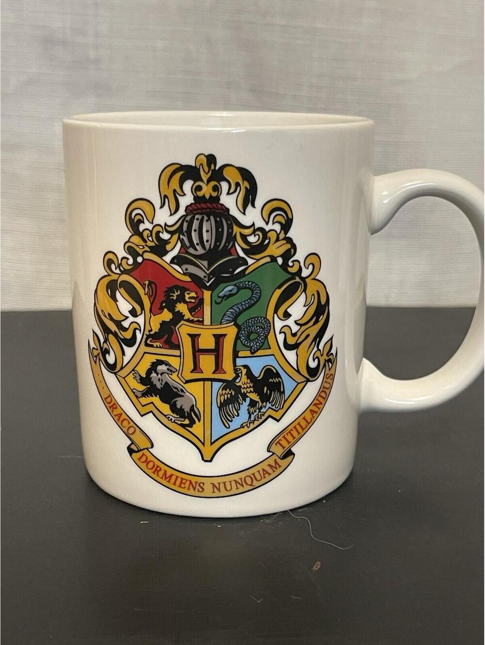 Harry Potter Coffee Mug Hogwarts School Crest Ceramic 10 oz Wizard World Cup B31